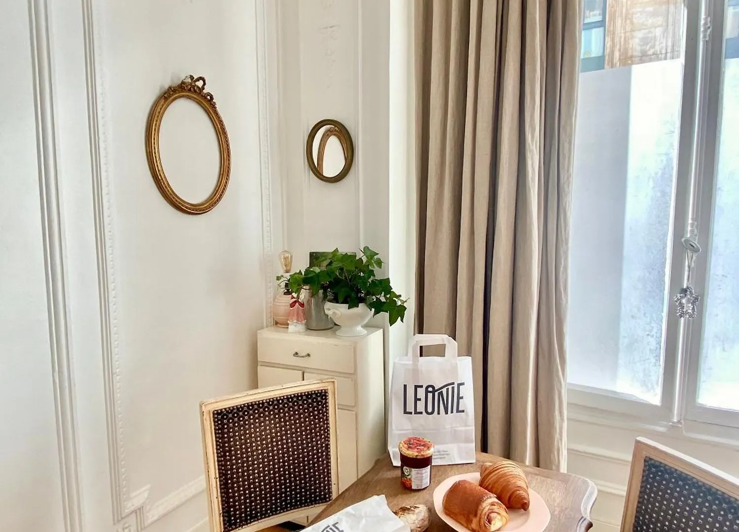 Lovely Parisian Studio Condorcet Daire Paris