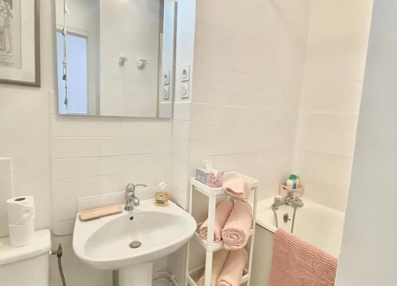 Lovely Parisian Studio Condorcet Daire